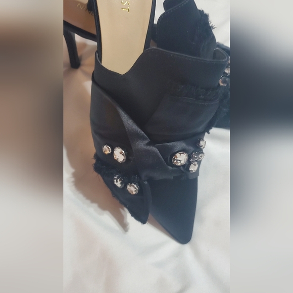 NWOT Nine West Black Crystal Embellished Heels. - Picture 4 of 6